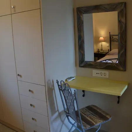 Spiti Portokali * Epidaurus