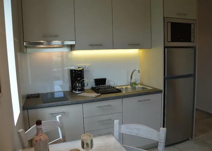 Spiti Portokali * Epidaurus